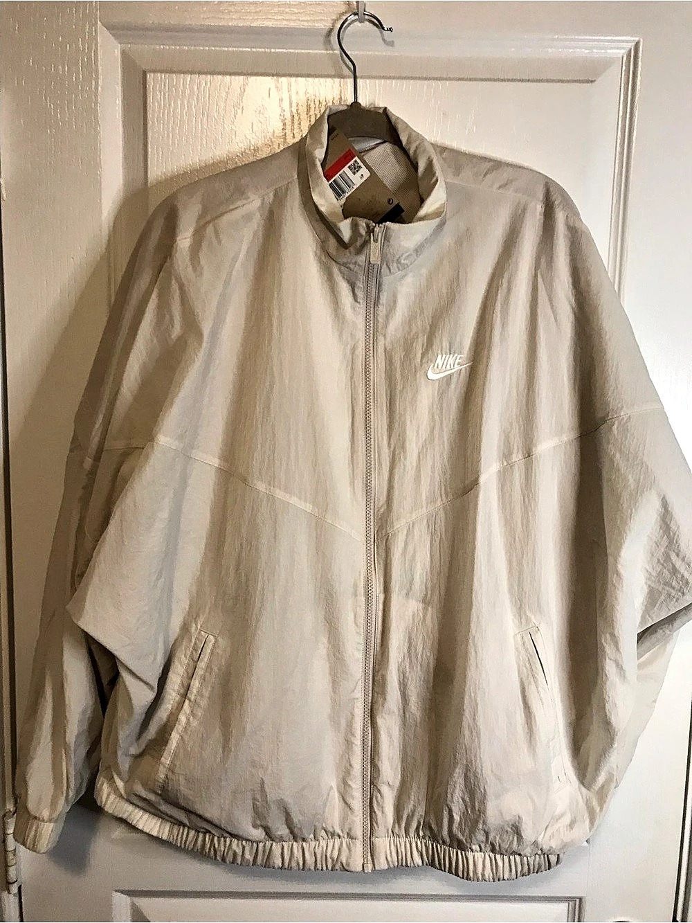 Nike Sportswear Windrunner Jacket Windbreaker in White Size Large oversized NWT